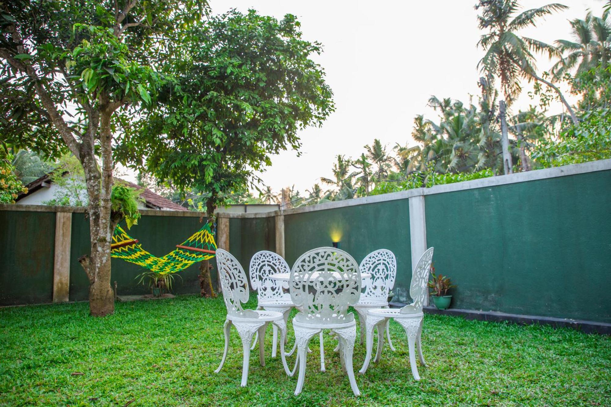 C Son Villa Bentota Buitenkant foto